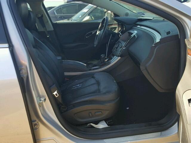 1G4GC5EC8BF218558 - 2011 BUICK LACROSSE SILVER photo 5