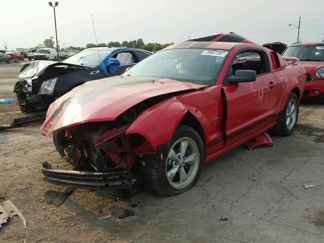 1ZVFT82H375270272 - 2007 FORD MUSTANG RED photo 2