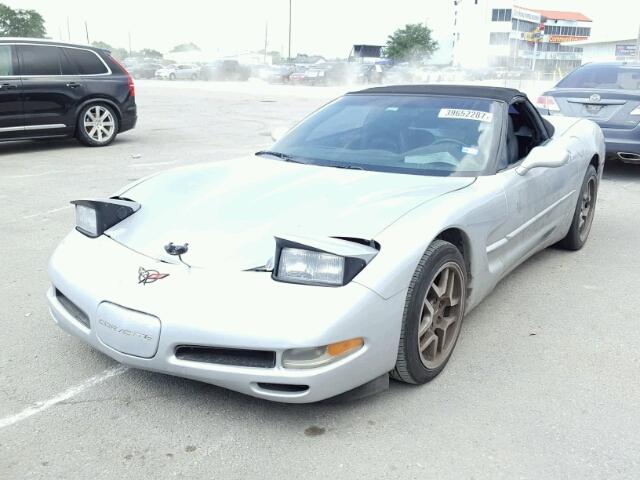 1G1YY32G2Y5113866 - 2000 CHEVROLET CORVETTE SILVER photo 2