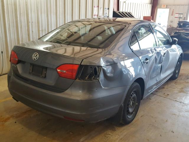 3VW2K7AJ7DM288845 - 2013 VOLKSWAGEN JETTA BASE Մոխրագույն լուսանկար 4