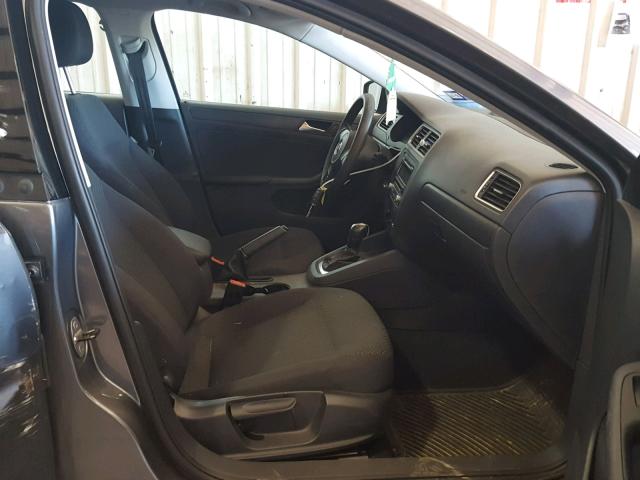 3VW2K7AJ7DM288845 - 2013 VOLKSWAGEN JETTA BASE Մոխրագույն լուսանկար 5