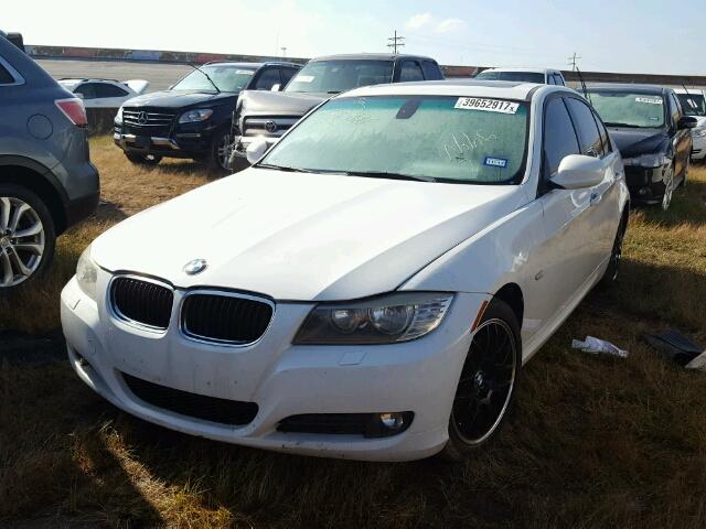 WBAPH7G58ANM47937 - 2010 BMW 328 WHITE photo 2