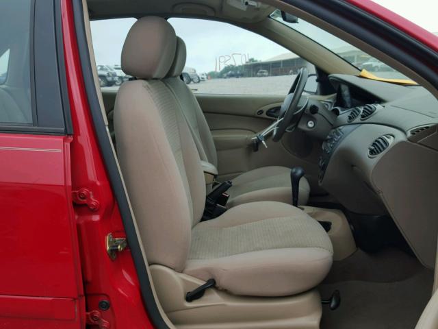 1FAFP34384W168408 - 2004 FORD FOCUS SE C RED photo 5
