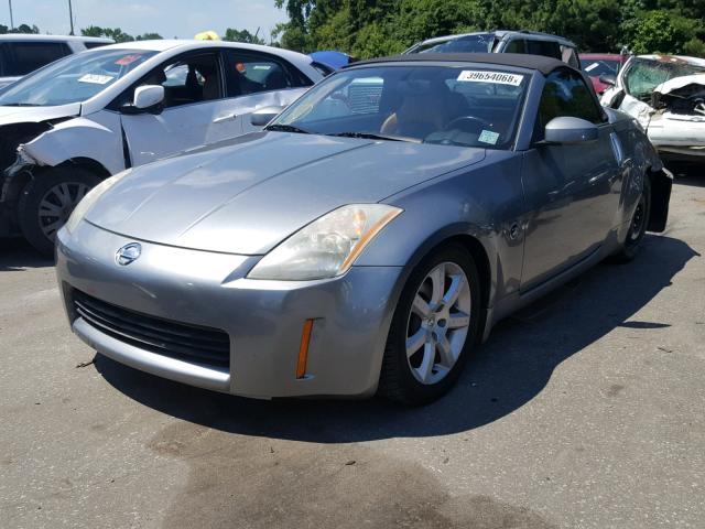 JN1AZ36A84T016448 - 2004 NISSAN 350Z ROADS GRAY photo 2