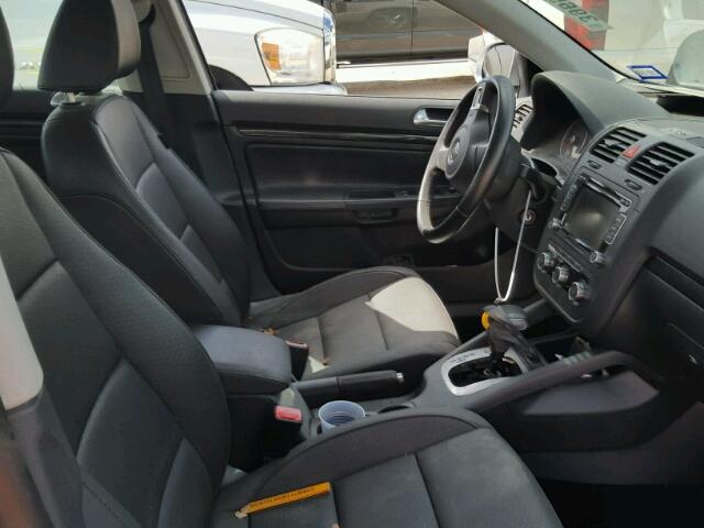 3VWRJ7AJXAM047259 - 2010 VOLKSWAGEN JETTA SILVER photo 5