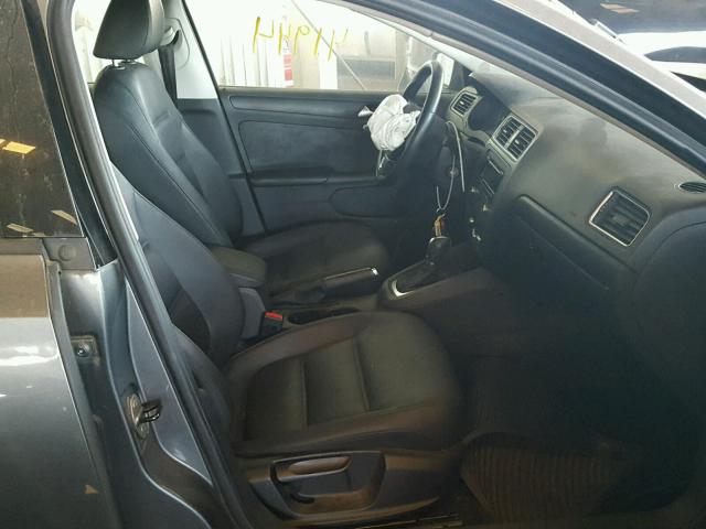 3VWDP7AJ4CM303780 - 2012 VOLKSWAGEN JETTA SE GRAY photo 5