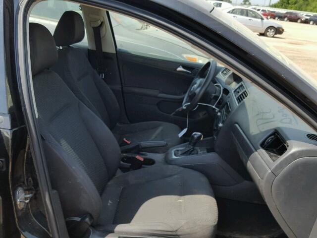 3VW2K7AJ8BM331778 - 2011 VOLKSWAGEN JETTA BASE Սև լուսանկար 5