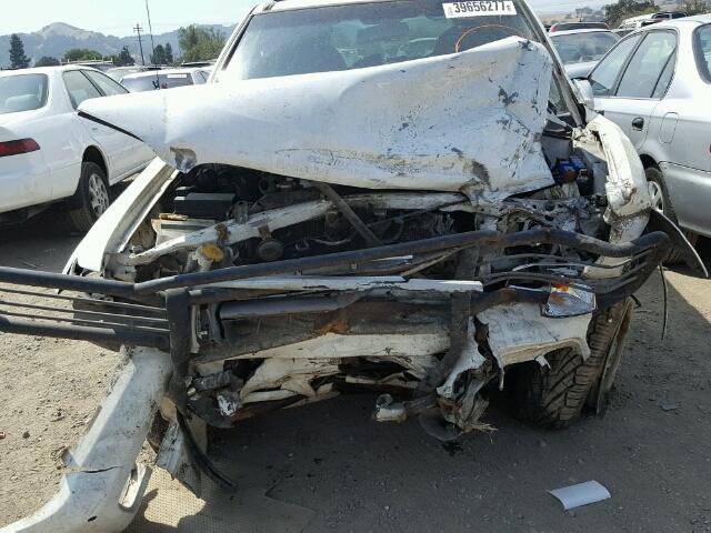 JN8DR07Y51W511211 - 2001 NISSAN PATHFINDER WHITE photo 9