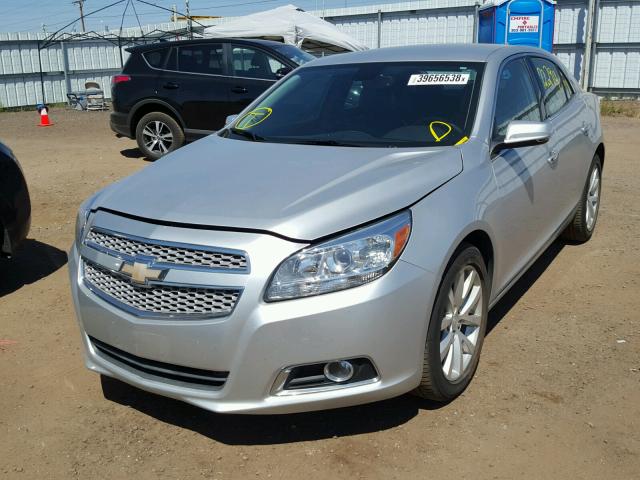 1G11H5SA9DF300342 - 2013 CHEVROLET MALIBU LTZ 银色 照片 2