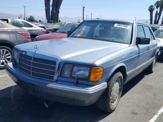 WDBCA24D2JA396445 - 1988 MERCEDES-BENZ 300 SE BLUE photo 2