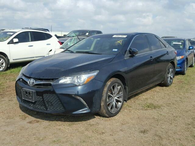 4T1BF1FK9FU498041 - 2015 TOYOTA CAMRY LE შავი ფოტო 2