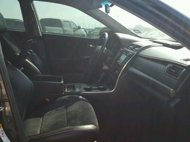 4T1BF1FK9FU498041 - 2015 TOYOTA CAMRY LE შავი ფოტო 5