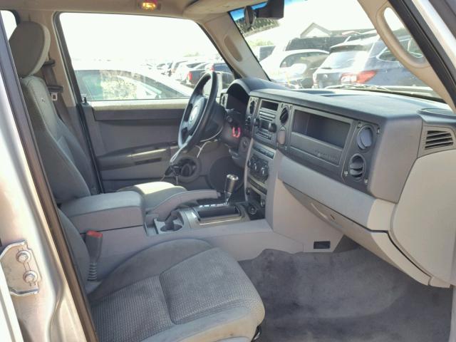 1J8HG48K76C273335 - 2006 JEEP COMMANDER SILVER photo 5