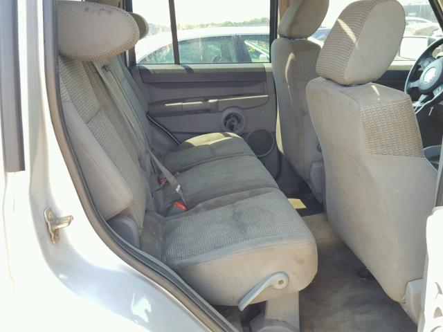 1J8HG48K76C273335 - 2006 JEEP COMMANDER SILVER photo 6