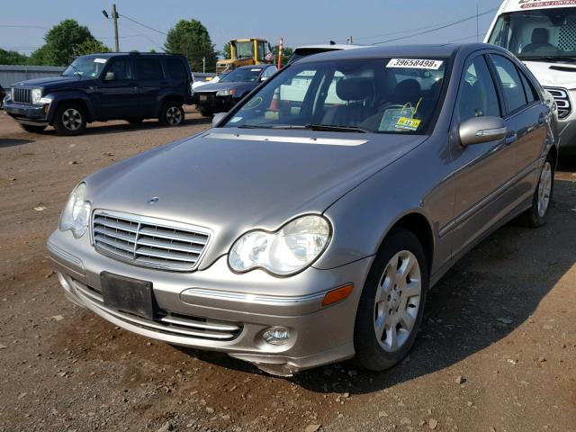 WDBRF81J65F578344 - 2005 MERCEDES-BENZ C 240 4MAT SILVER photo 2