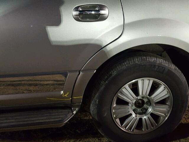 5LMFU27548LJ10919 - 2008 LINCOLN NAVIGATOR GRAY photo 9