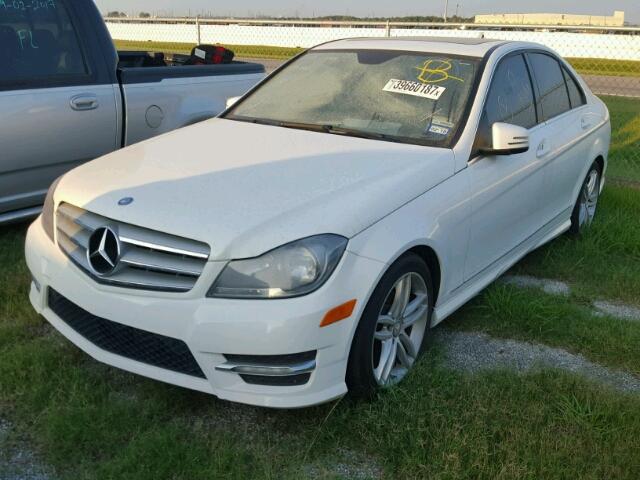 WDDGF4HB7DR261675 - 2013 MERCEDES-BENZ C WHITE photo 2