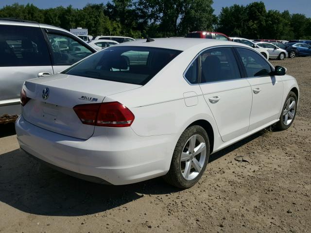 1VWBH7A38CC077895 - 2012 VOLKSWAGEN PASSAT SE WHITE photo 4