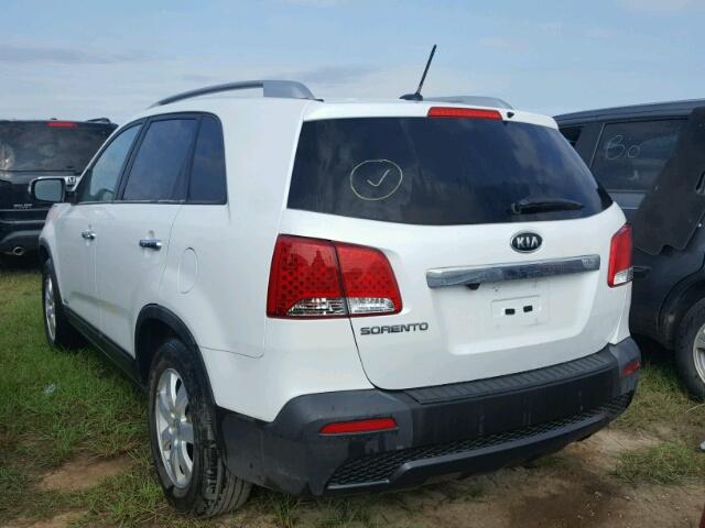 5XYKTCA67DG391281 - 2013 KIA SORENTO LX WHITE photo 3