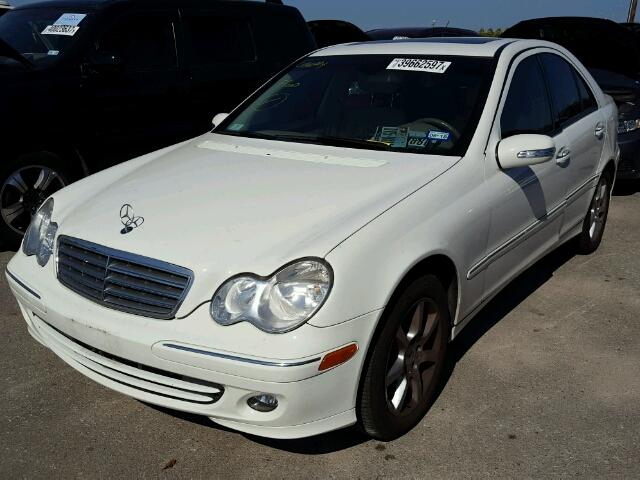 WDBRF54H07A924198 - 2007 MERCEDES-BENZ C 280 WHITE photo 2