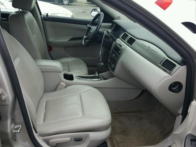 2G1WD58C179140304 - 2007 CHEVROLET IMPALA SUP 银色 照片 5
