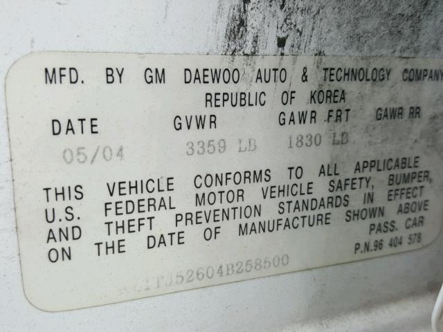 KL1TJ52604B258500 - 2004 CHEVROLET AVEO LS WHITE photo 10