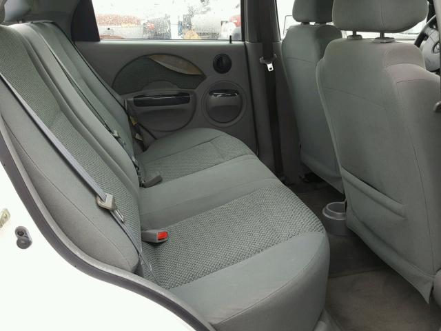 KL1TJ52604B258500 - 2004 CHEVROLET AVEO LS WHITE photo 6