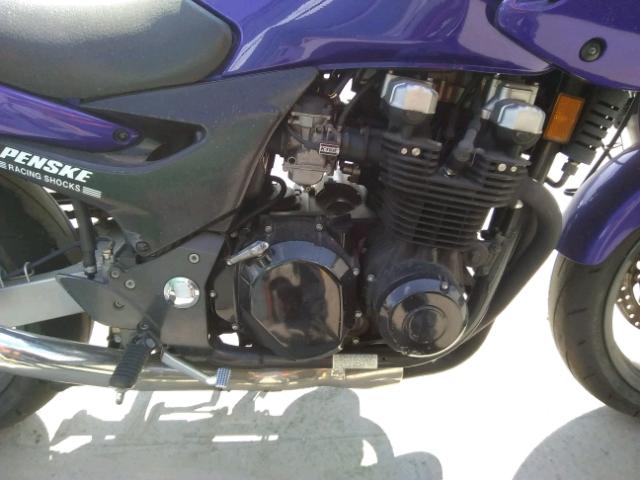 JKAZRDH182A004001 - 2002 KAWASAKI ZR750 G PURPLE photo 7