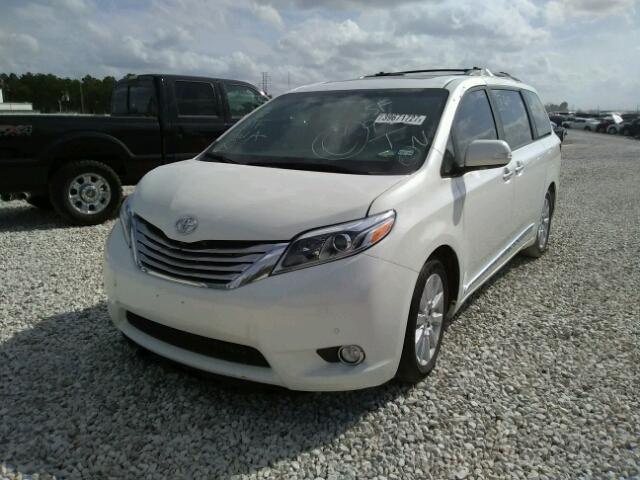 5TDYK3DC5FS612803 - 2015 TOYOTA SIENNA XLE WHITE photo 2