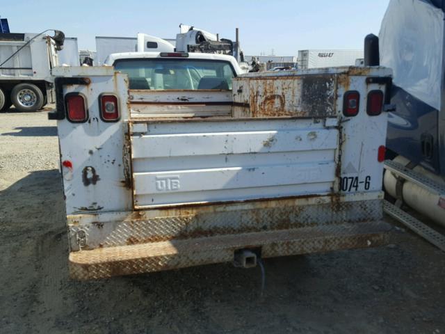 1GTGC24R9WZ523323 - 1998 GMC SIERRA C25 WHITE photo 6