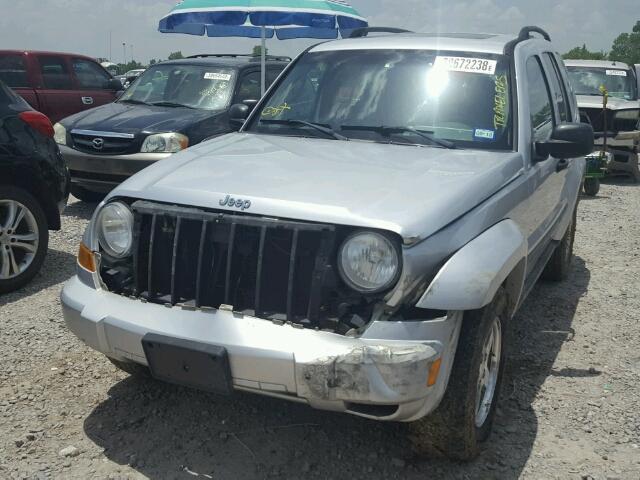 1J4GK38K45W685697 - 2005 JEEP LIBERTY RE SILVER photo 2