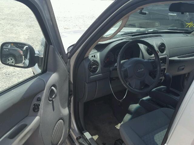 1J4GK38K45W685697 - 2005 JEEP LIBERTY RE SILVER photo 9