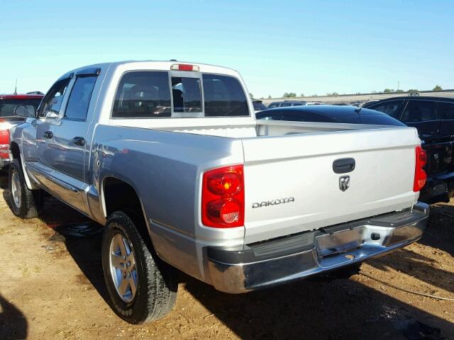 1D7HE58K57S108075 - 2007 DODGE DAKOTA SILVER photo 3