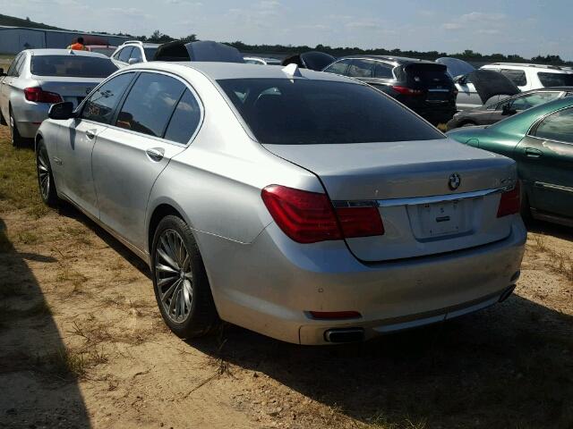 WBAKB4C52BC574843 - 2011 BMW 740 SILVER photo 3