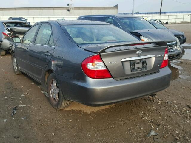 4T1BF32K93U566402 - 2003 TOYOTA CAMRY GRAY photo 3