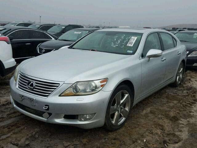 JTHGL5EFXC5044643 - 2012 LEXUS LS SILVER photo 2