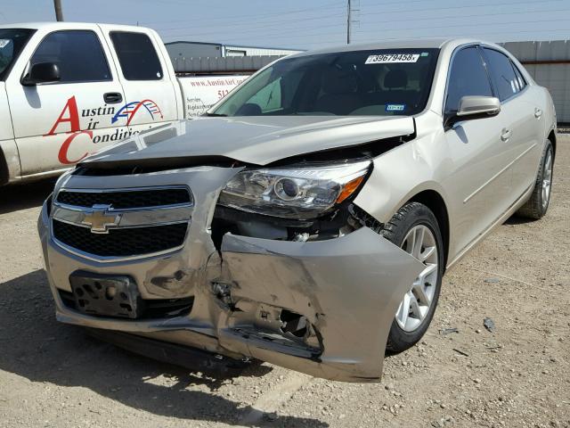 1G11C5SA4DF194834 - 2013 CHEVROLET MALIBU 1LT ოქროსფერი ფოტო 2