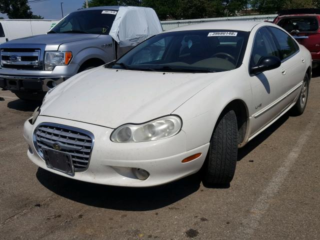 2C3HC56G21H518429 - 2001 CHRYSLER LHS WHITE photo 2