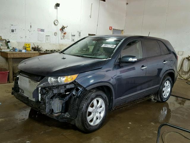 5XYKT3A11CG193797 - 2012 KIA SORENTO BA BLUE photo 2