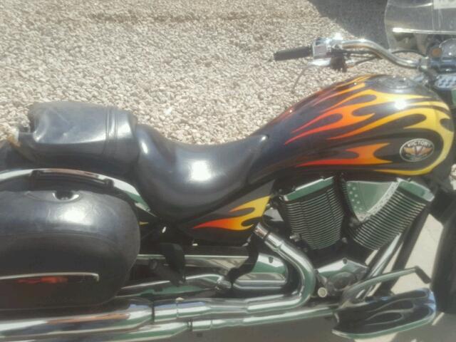 5VPCB16DX53009206 - 2005 VICTORY MOTORCYCLES KINGPIN 黑色 照片 6