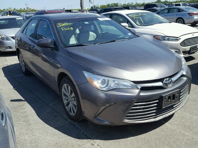 4T4BF1FK5FR504309 - 2015 TOYOTA CAMRY GRAY photo 1