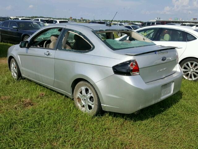 1FAHP3CN5AW197856 - 2010 FORD FOCUS SE SILVER photo 3