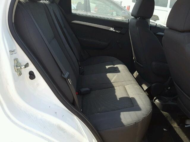 KL1TD56E09B601709 - 2009 CHEVROLET AVEO LS WHITE photo 6