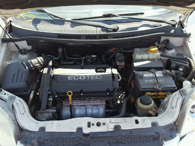 KL1TD56E09B601709 - 2009 CHEVROLET AVEO LS WHITE photo 7