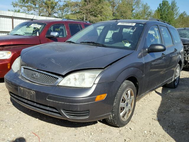 1FAHP36NX5W178057 - 2005 FORD FOCUS ZXW GRAY photo 2