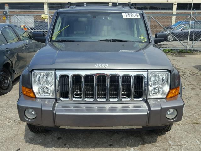 1J8HG58P67C644598 - 2007 JEEP COMMANDER GRAY photo 9