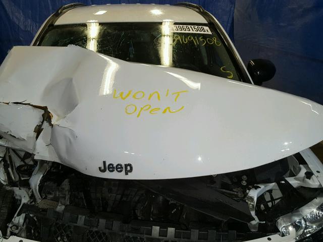 1C4NJCBA5GD705423 - 2016 JEEP COMPASS SP WHITE photo 7
