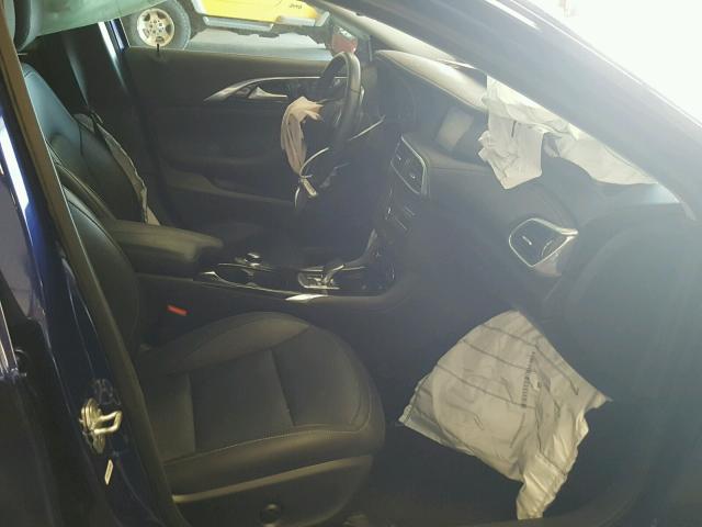 SJKCH5CP2HA038019 - 2017 INFINITI QX30 BASE BLUE photo 5