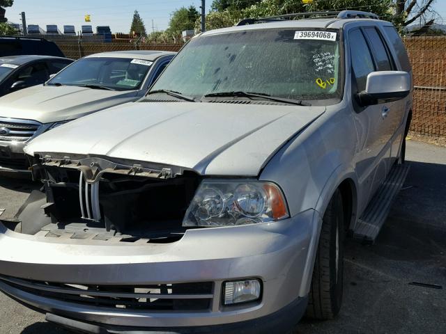 5LMFU27505LJ03526 - 2005 LINCOLN NAVIGATOR 银色 照片 2