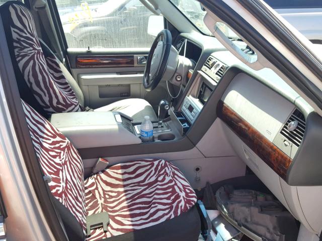 5LMFU27505LJ03526 - 2005 LINCOLN NAVIGATOR 银色 照片 5